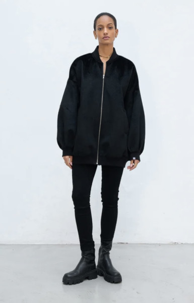 Carry Fur Lip black