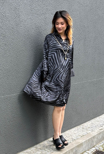 Dress Taki Zebra flannel/black Dress Taki Zebra flannel/black