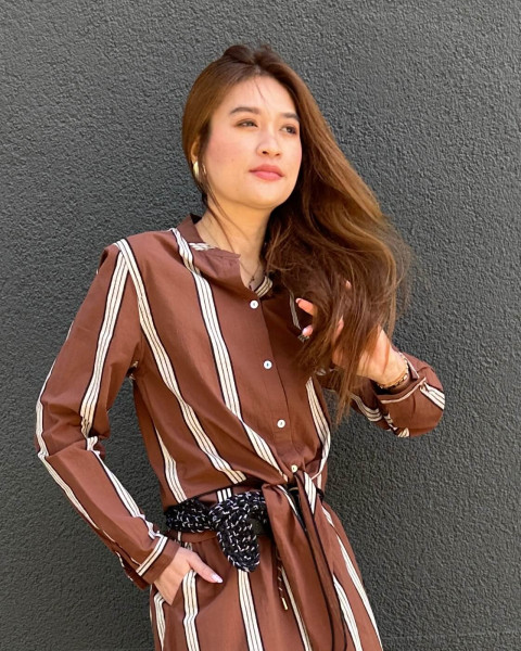 Cropped Knot Blouse deep brown