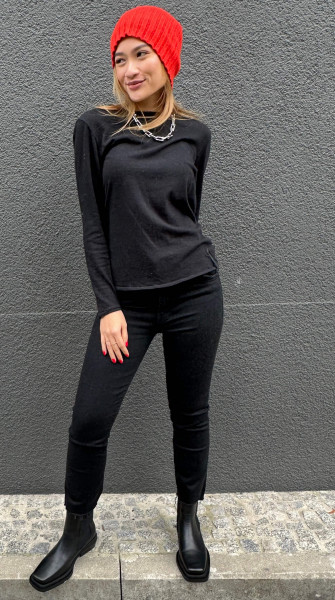 Woman Black Longsleeve