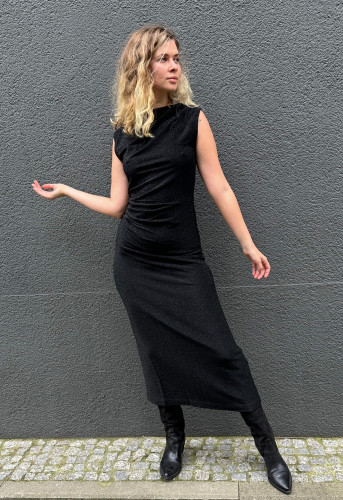 Langes Kleid aus Viskose black Langes Kleid aus Viskose black