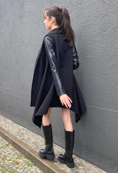 Woman Coat black