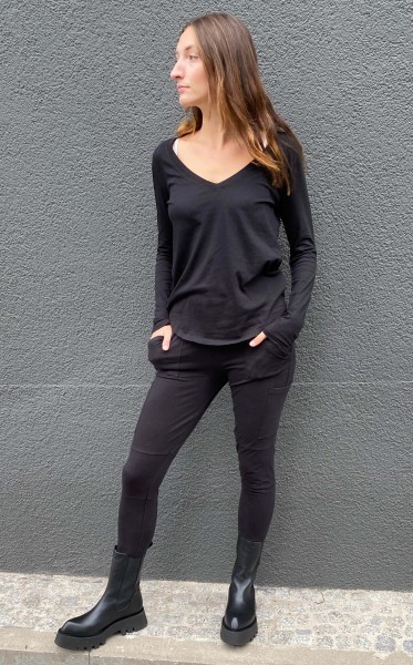 Long Sleeve V-Neck Tee Black