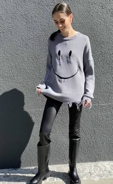 Smiley Pullover Grey destroyed