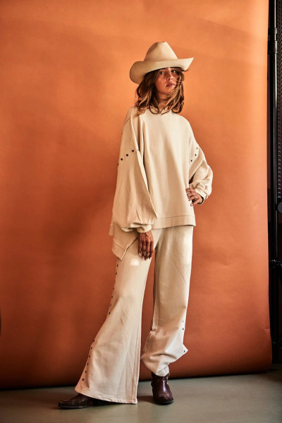 Sweatshirt Izar mit Print und Sternnieten sand