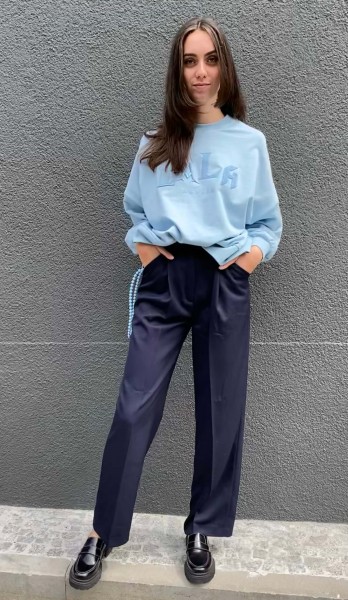 Sweatshirt Izaya light blue
