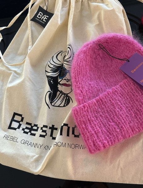 Headbanging in Helsinski Beanie Fuchsia