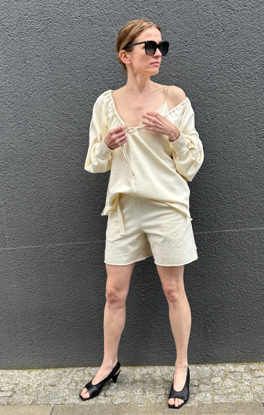 Belted Shorts Fleece soft vanilia