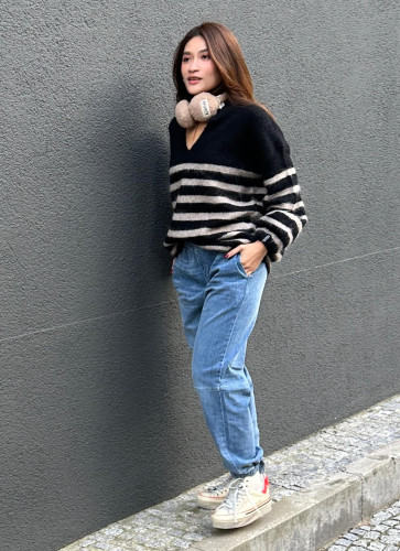 Soft Hairy Sweater Stripes black/light latte Soft Hairy Sweater Stripes black/light latte