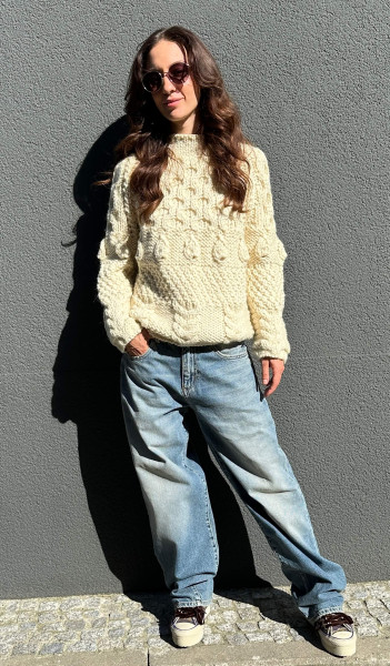 Round Neck Handknit nature