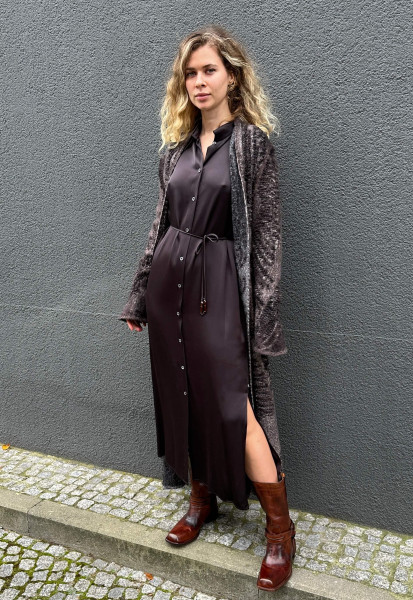 Langes Hemdblusenkleid aus Viskose brown