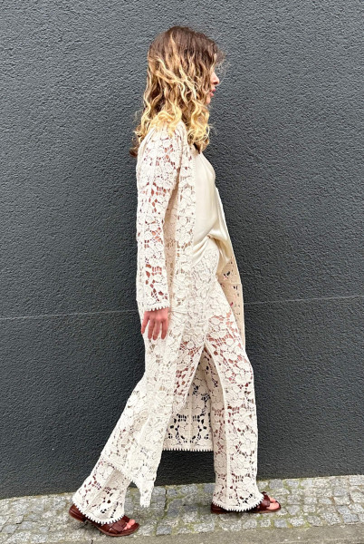 Langer Spitzenmantel ecru