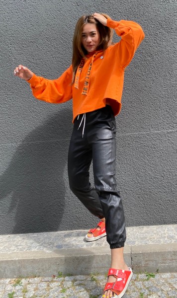 Sweatshirt Fit Bloomer Bleed Burn